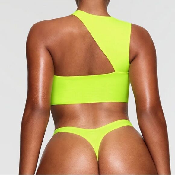 NWT SKIMS CUT OUT SUPER CROPPED TOP - Picture 2 of 6